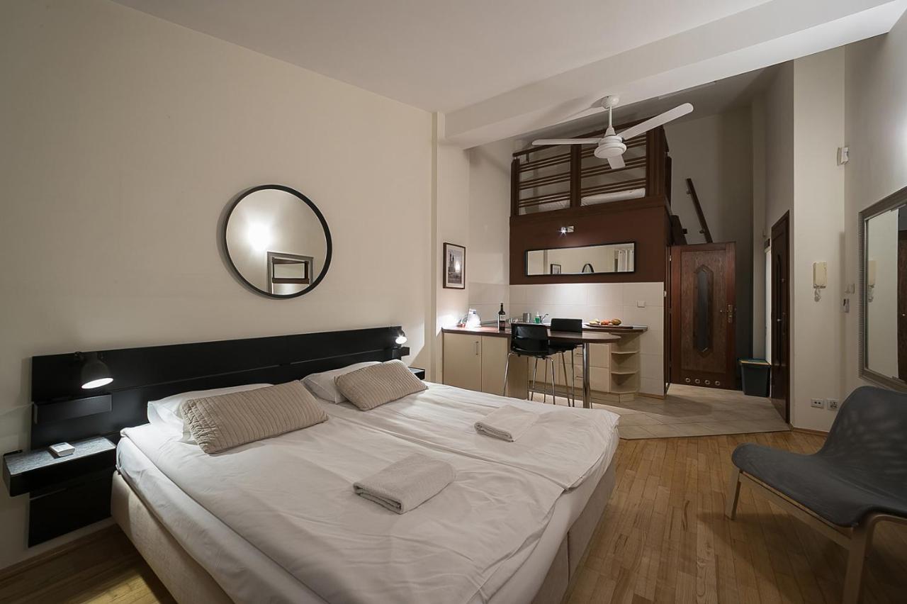 Apartament Main Square With Terrace & Air Condition